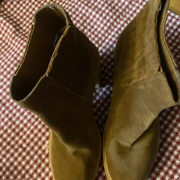 Dolce Vida Caramel Suede Booties - Picture 8 of 8